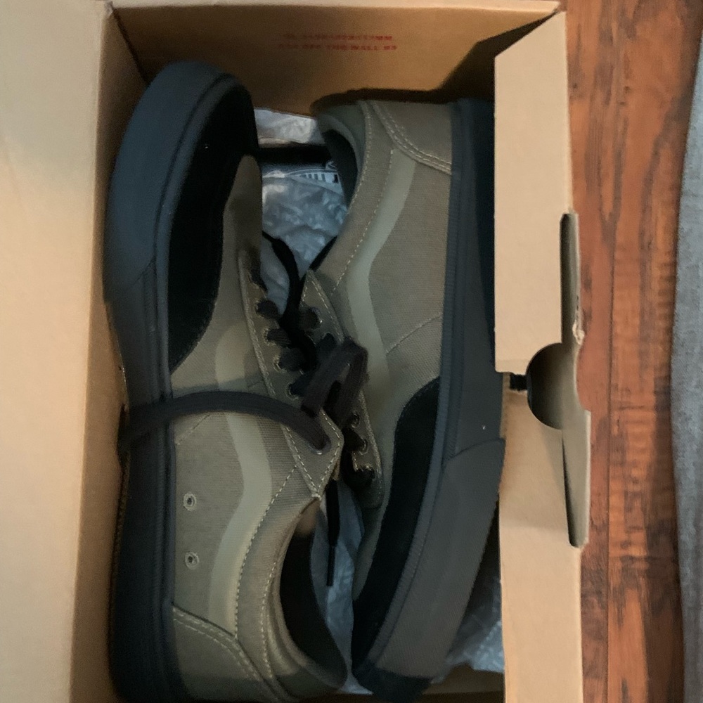 Vans/Gilbert Crocket/Size 9/worn once